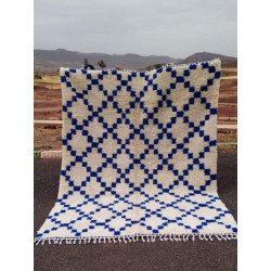 Tapis en Carreaux Bleu et Blanc – Élégance Géométrique