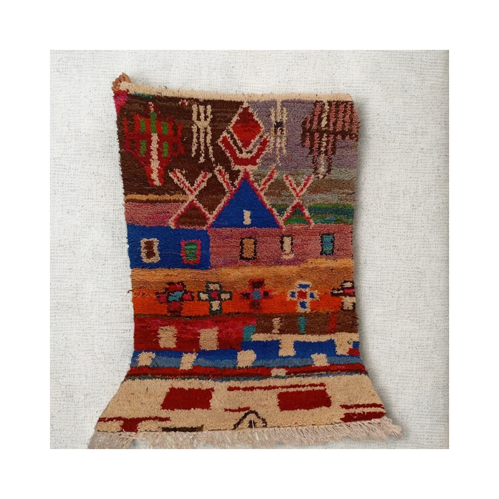 Tapis berbère décoratif  Village coloré et symboles amazighs