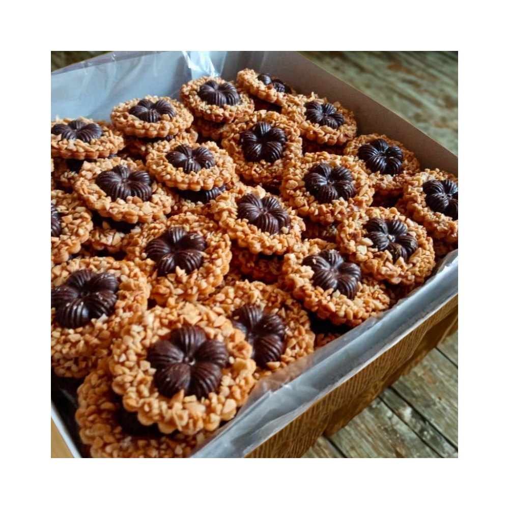 Biscuits Fourrés au Chocolat et Enrobés de Cacahuètes