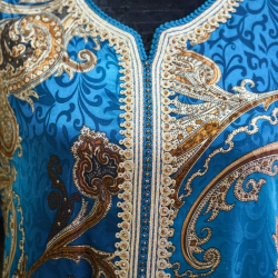 Gandoura florale en tissu léger brodé