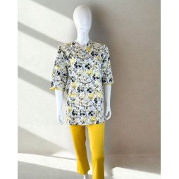 Tenue médicale fleurie jaune et noire – Haut imprimé & pantalon jaune