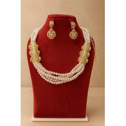 Parure artisanale perles & dorures – Élégance intemporelle