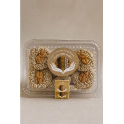 Gâteaux traditionnels aux graines de sésame et noix