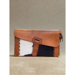 Pochette en cuir et peau naturelle