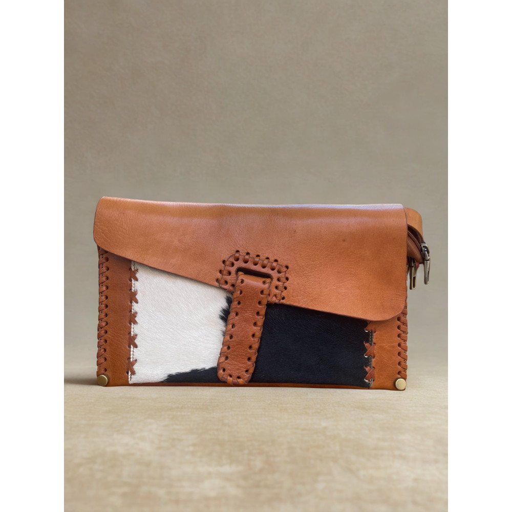 Pochette en cuir et peau naturelle