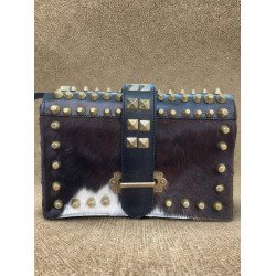 Sac en cuir noir clouté