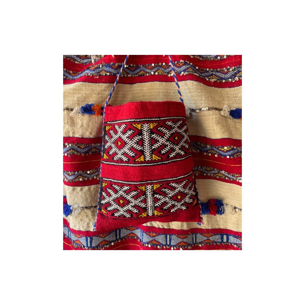Sac berbère rouge à motifs amazighs